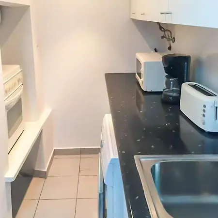 Apartamento Praça Flores - Charming Typical Lisboa
